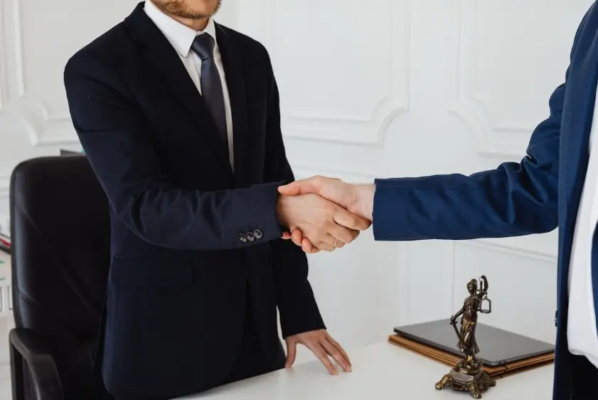 Navigating Legal Success: Spotlight on the Best Law Firms in Dubai