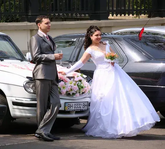Top 5 Wedding Car Hire Trends Every Couple Should Know