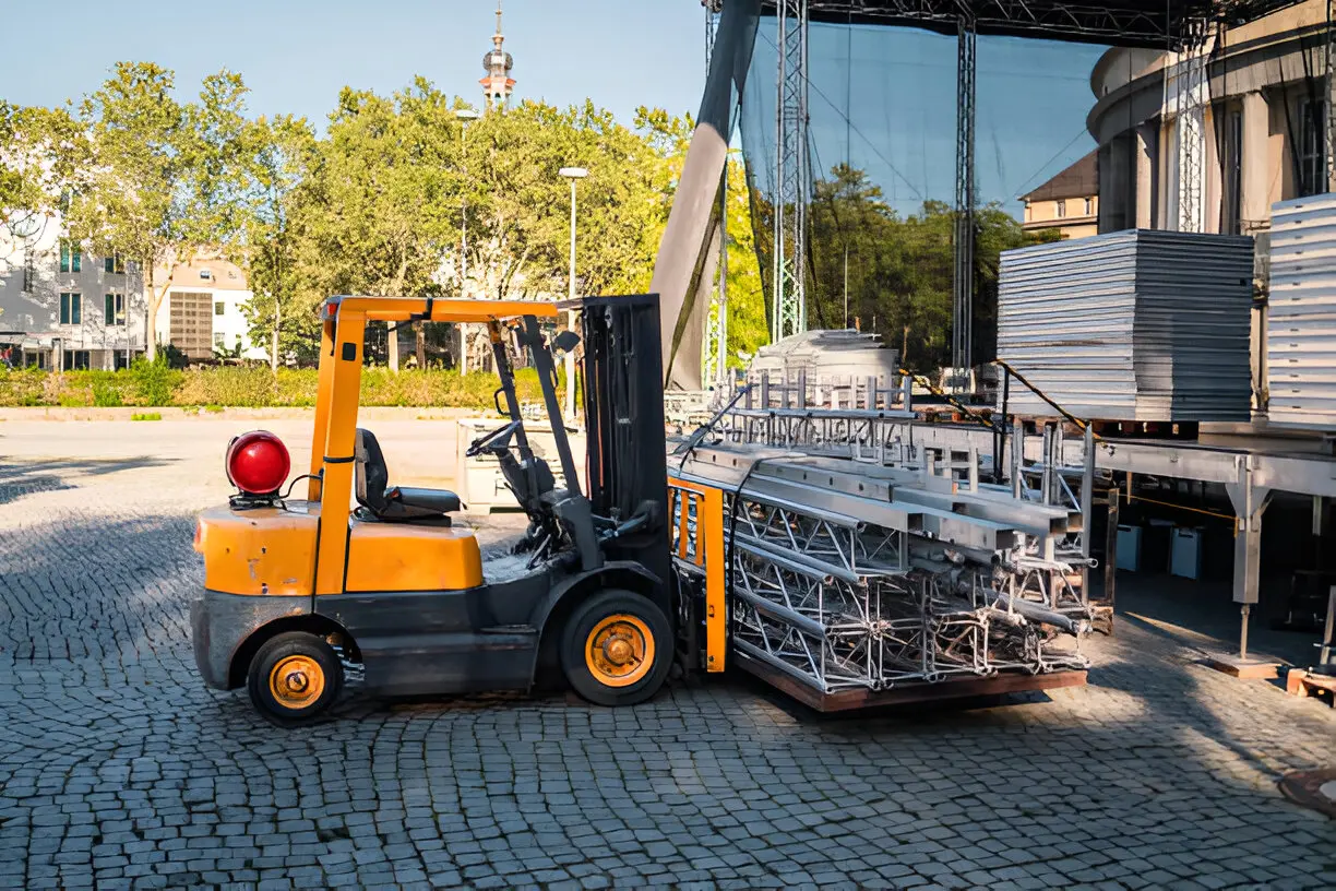 The Advantages of Renting Forklifts for Temporary Projects