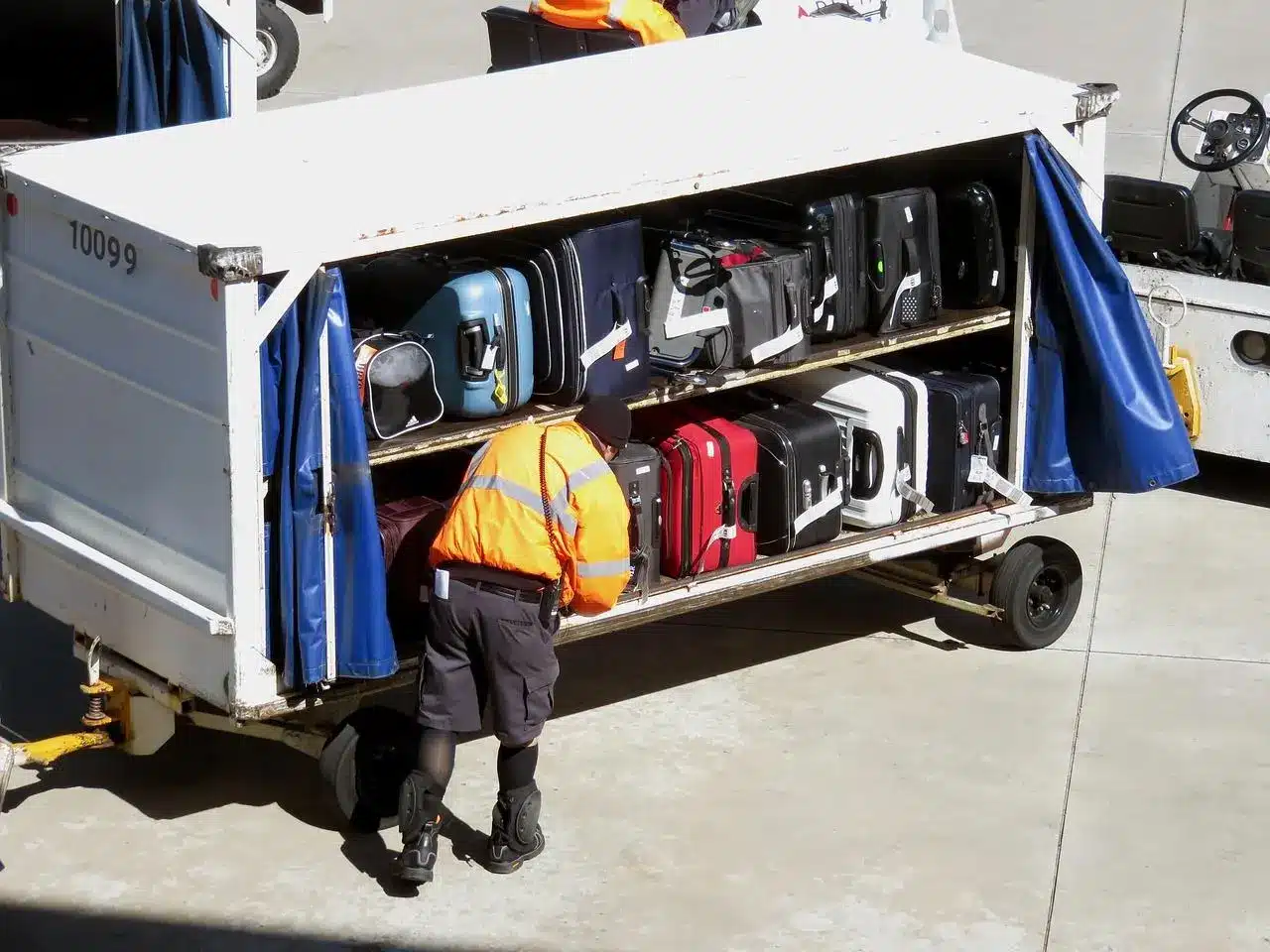Moving More Than Bags How Aircraft Baggage Carts Streamline Ground Operations and Turnaround Times