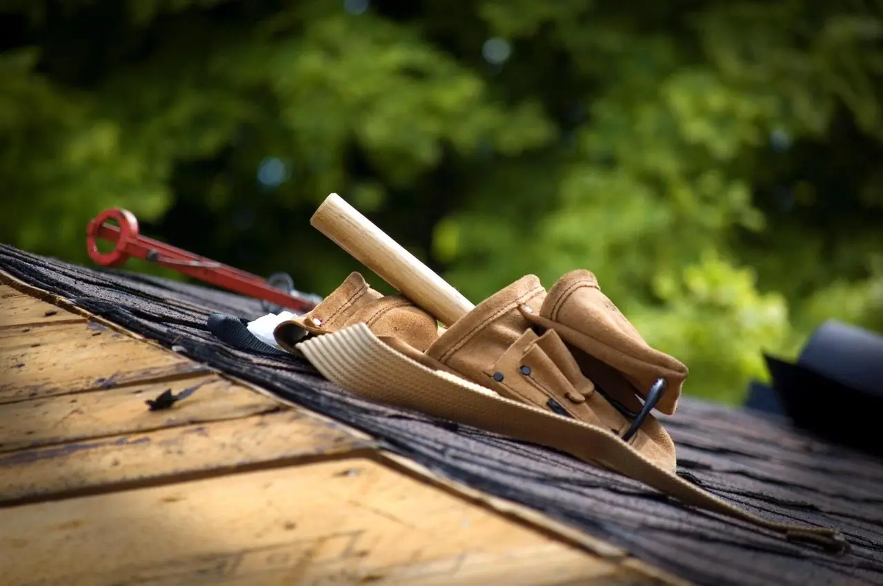 Choosing the Right Roof Repair Services for Your Home