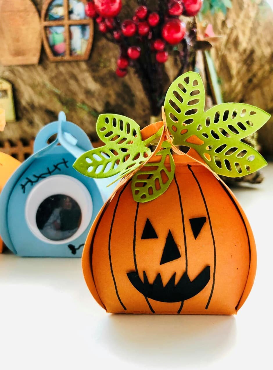 Creative Spooky Crafts That Are Easy and Fun for All Ages