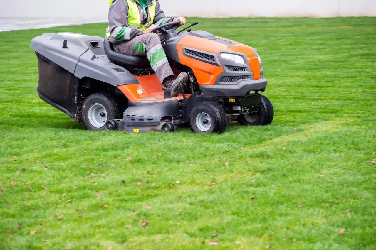 How to Choose Commercial Quality Lawn Care for Lasting Results