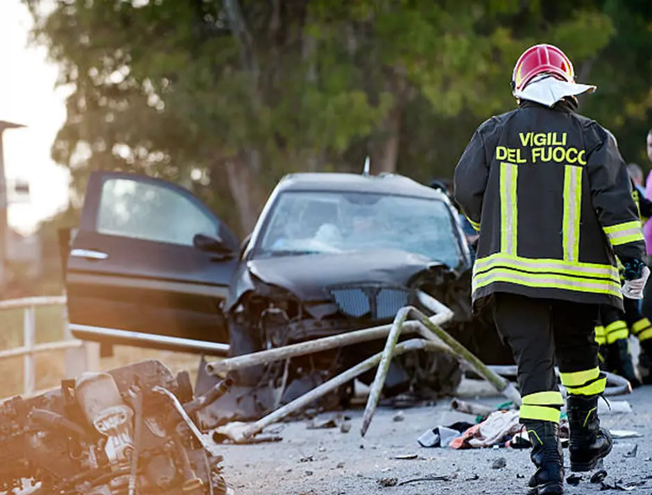 Why Hiring a Car Crash Lawyer Is Essential After an Accident